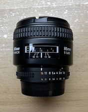 Nikon AF Nikkor 85 mm F/1.8 D per Nikon F