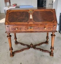 Elegante scrittoio Lombardo