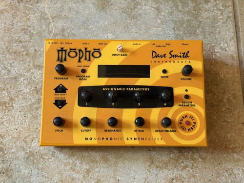 Dave smith instruments mopho - smith,