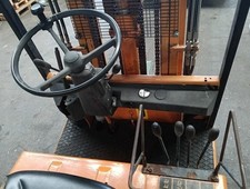 Muletto STILL con pinze