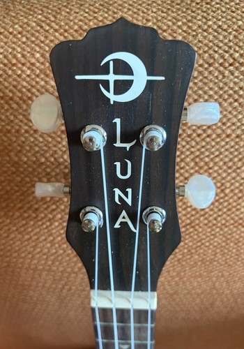 Ukulelele luna tatuaggio - luna,