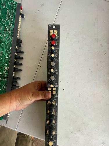 Soundtracs il4832 console - soundtracs,