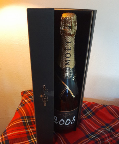 Bottiglia champagne moët - bottiglia,
