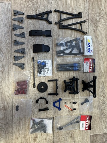 Lotto ricambi traxxas revo - lotto,