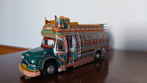 Autobus del mondo - autobus, –