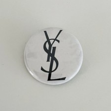 Badge YSL Vintage Authentique – Broche Pin's Logo Monogramme Yves Saint Laurent