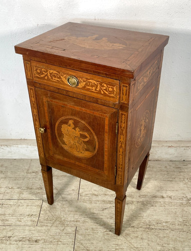 Antico comodino intarsiato - antico,
