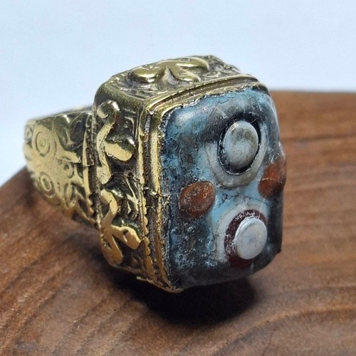 Bellissimo anello antico