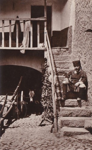 Nuoro costumi sardi - sardi,