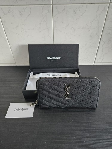 Yves saint laurent cassandre - saint,