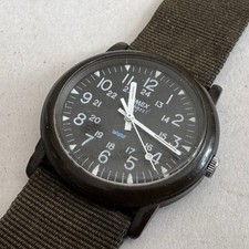 Orologio Vintage Timex MacGyver Camper Verde Militare Campo Quarzo 33mm Batteria Nuova
