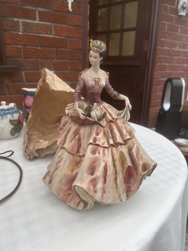 Statuina porcellana italiana