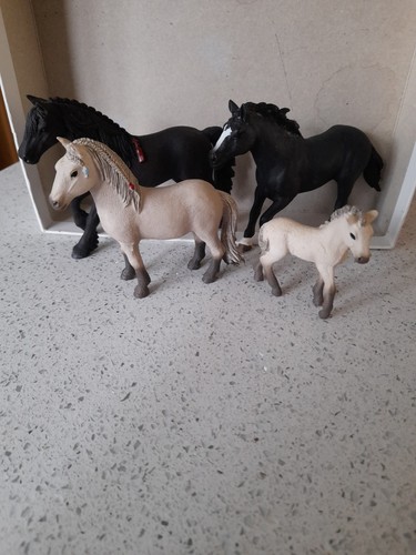 Schleich frisian mare and 3 - mare,