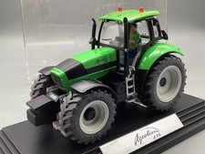 Trattore modello 1:32 Siku