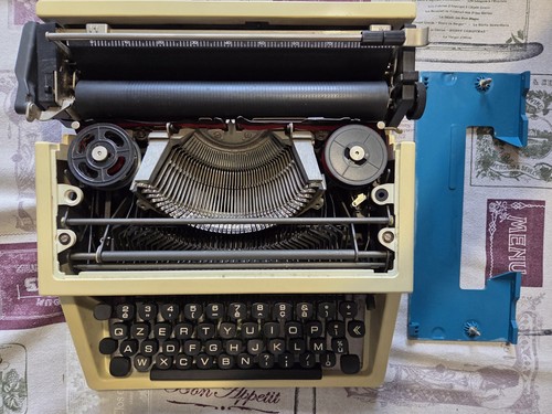 Macchina scrivere olivetti - scrivere,