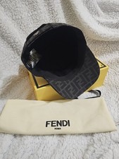 casquette fendi