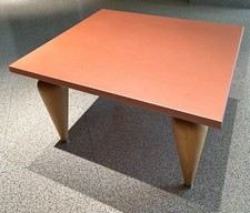 Tavolo tavolino in legno rosso o bianco da esposizione negozio