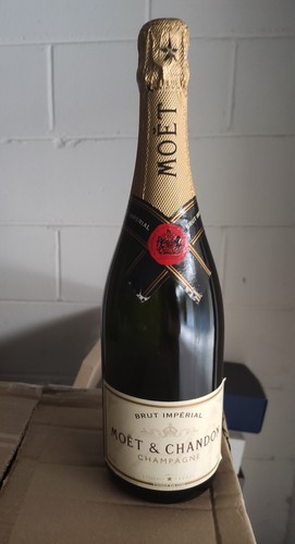 Moet chandon champagne anni - moet,