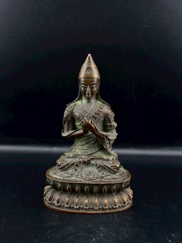 Antica statua buddha guru - buddha,