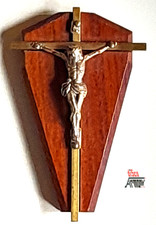 CROCEFISSO MAGNETICO  per cruscotto auto  anni '60 / 7,0 x 4 ,5    base in legno