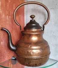 Antica grande teiera in rame