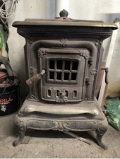 Stufa In Ghisa A Legna Antica