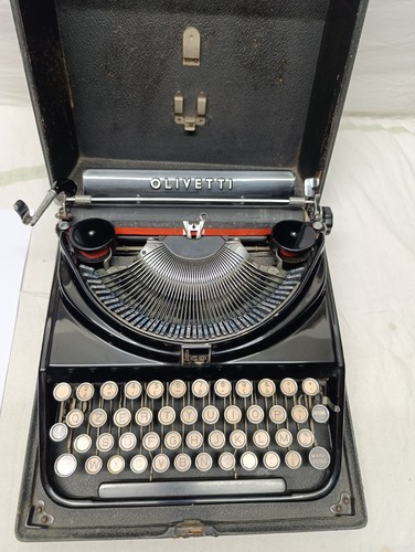 Macchina scrivere olivetti - da,