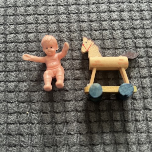 Vintage miniature dollhouse - miniature,