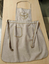 GREMBIULE CON PETTORINA IN