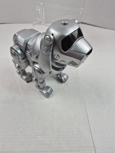 Cucciolo robot interattivo