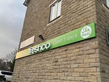 Insegna anteriore negozio /