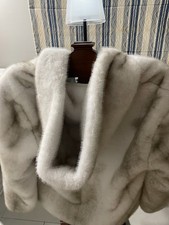 Giacca con cappuccio pelliccia