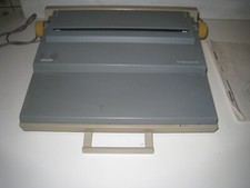 macchina da scrivere elettrica olivetti ET personal 55