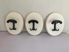 3 appendiabiti vintage in legno e ferro.Colore legno bianco latte.