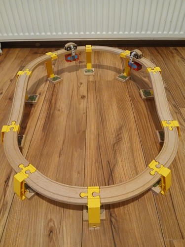 Set sky train - in,