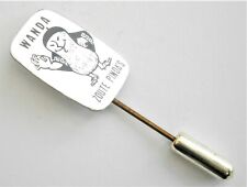 V316) Vintage Wanda Zoute Pinda’s peanuts tie lapel pin badge