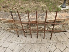 Antica Grata inferriata in ferro battuto a Mano Cm. 106 × 54 