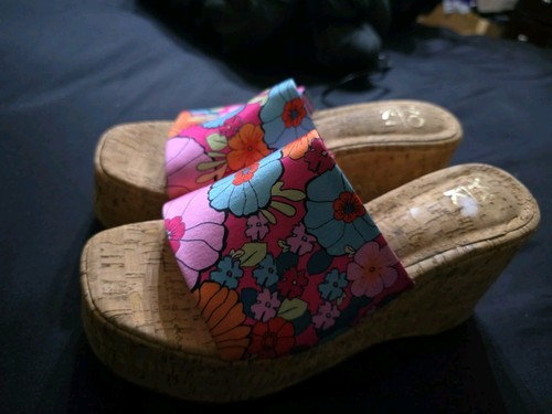 Sandali con zeppa - , plateau