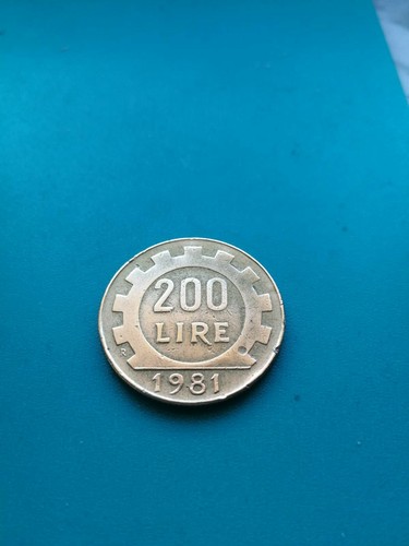 Rara moneta 200 lire lavoro - rara,