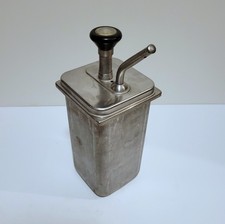 Distributore pompa fontana