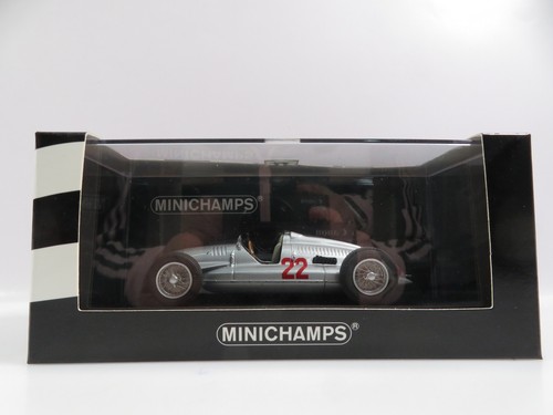 Minichamps 400380022 auto - 1:43,