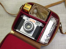 Anny-44 127 Roll Film Camera Kit Completo con Pellicola, Flash, Lampadine, Custodia