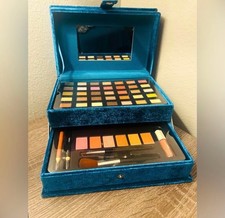 Ultimate Travet Makeup