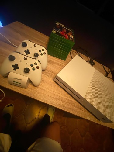 Microsoft xbox one - one, s