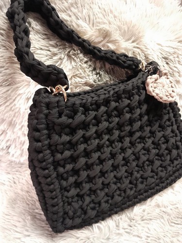 Borsa nera realizzata - , mano