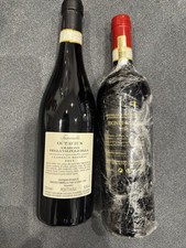 Due Bottiglie Di Vino Rosso.