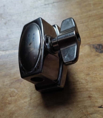 Attache support tom tama - ,