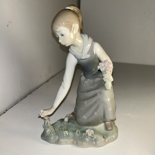 Lladro porcelain figurine 4541 - figurine,