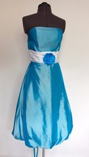 Abito da donna blu in seta