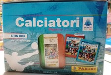Calciatori 2025-2026 - Pack da 6 Tin Box Celebrative Panini le originali